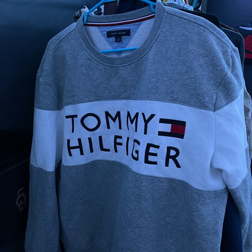 Tommy Hilfiger sweater